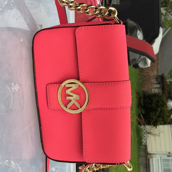Michael Kors Handbags - Michael Kors Purse ⛱FINAL PRICE ON THIS ITEM⛱